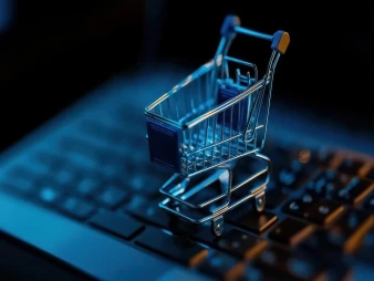 التوجهات الحديثة في التجارة الإلكترونية وتأثيرها على السوق السعودي