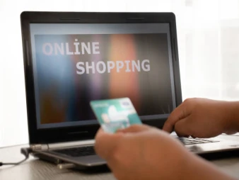 كيف تجعل متجرك يتحدث مع شركات الشحن والمخازن والمحاسبة تلقائياً دون تدخل بشري