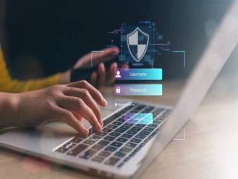 كيف تستخدم البيانات لمنع العميل من طلب "مقاس خاطئ" قبل أن يضغط على زر الشراء