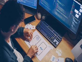 صفحة اتصل بنا في تطبيقك كيف تحولها من مجرد صفحة جامدة لأداة قوية لحل مشاكل الناس وكسب تقتهم