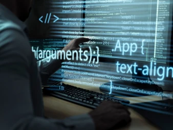 شركة برمجة أم مطور حر Freelancer أيهما الخيار الأنسب لحجم مشروعك